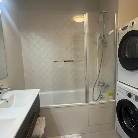 Appartement Moderne Et Calme 2 Parking T6 Clamart